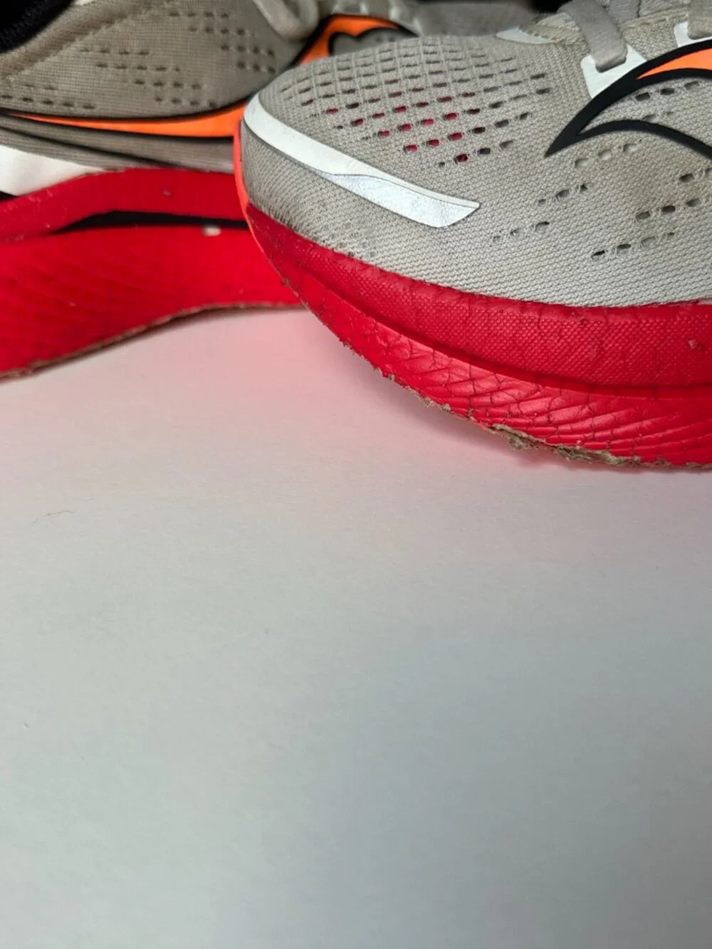 Saucony Endorphin Speed 3 Running Shoes White/ViZiRed Women's 10 - Picture 8 of 16